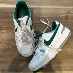 Nike Classic White and Green Sneakers